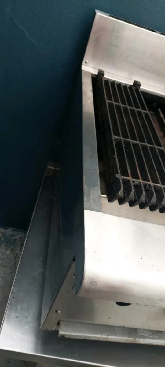 Gas grill in good condition - Image 4