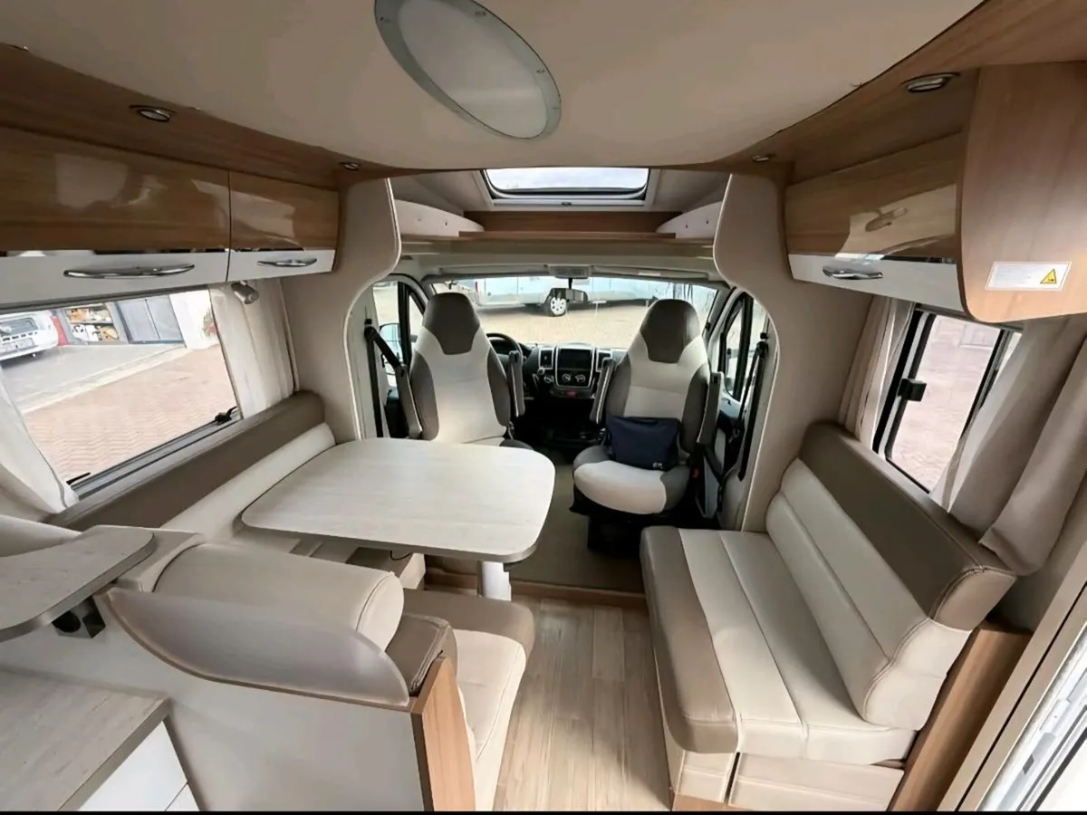 2015 PILOTE P746 SENSATION ISLAND BED A MUST 👀 - Image 4