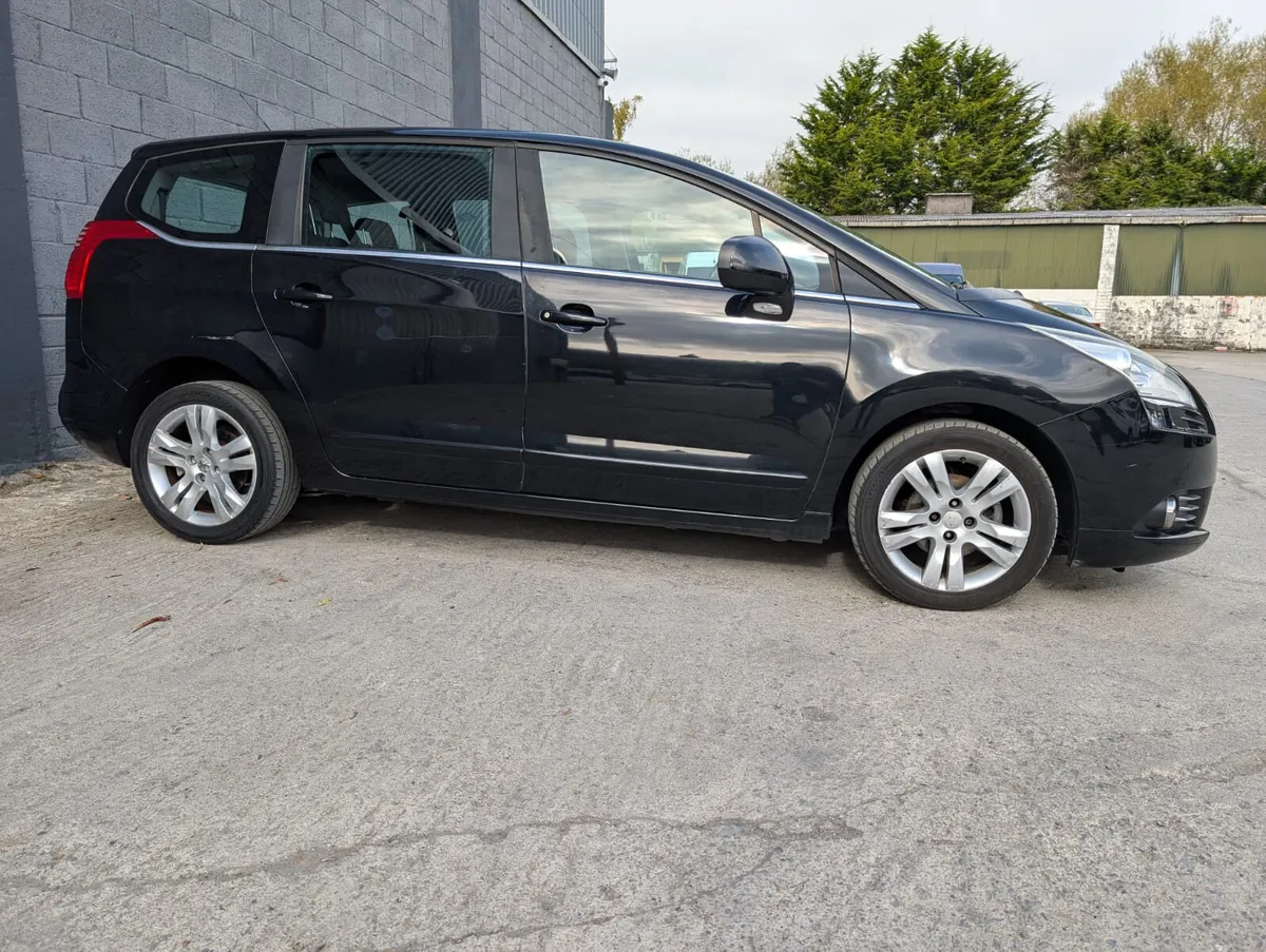 13 Peugeot 5008 7seater diesel very clean new nct! - Image 4