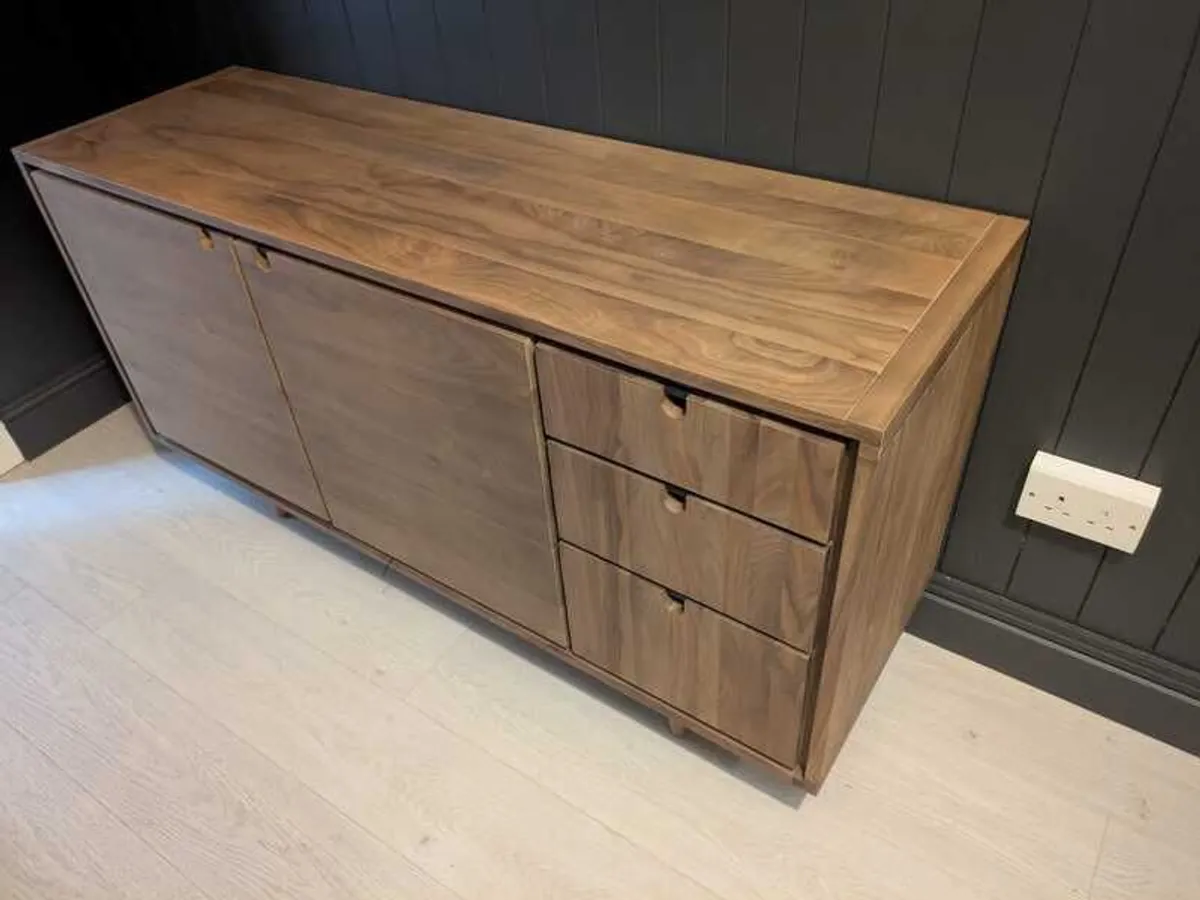 Superb solid walnut sideboard - Image 4