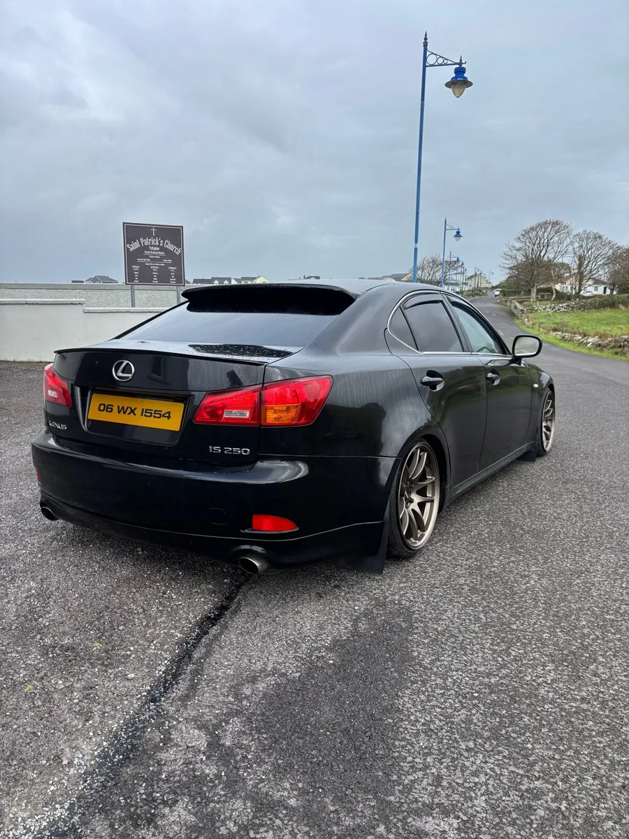 Lexus is250 sport - Image 1
