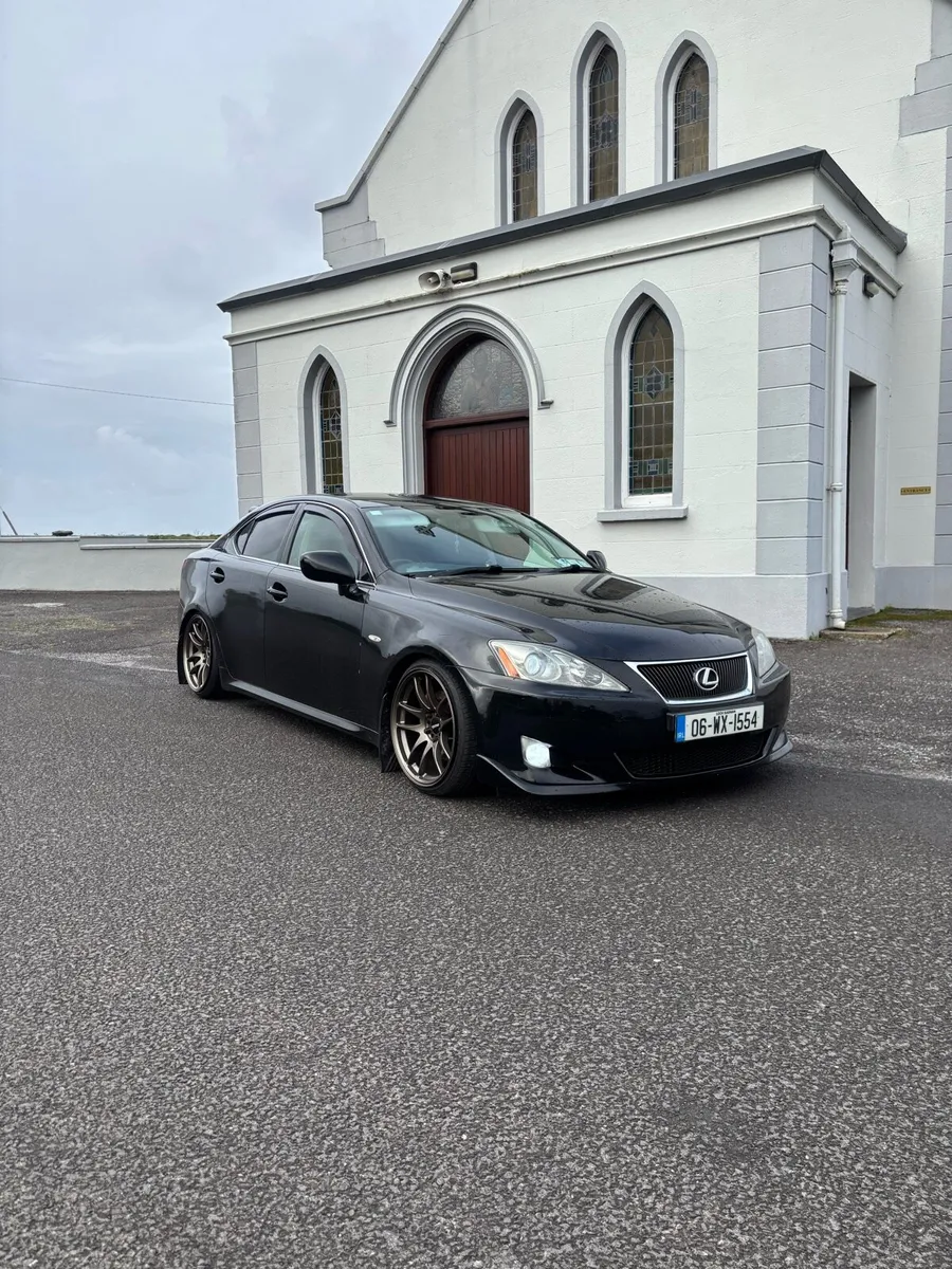 Lexus is250 sport - Image 4