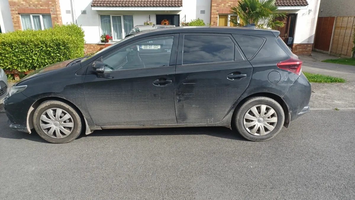 17 Toyota Auris VAN  1.4 DIESEL. DOE 1/26 - Image 1