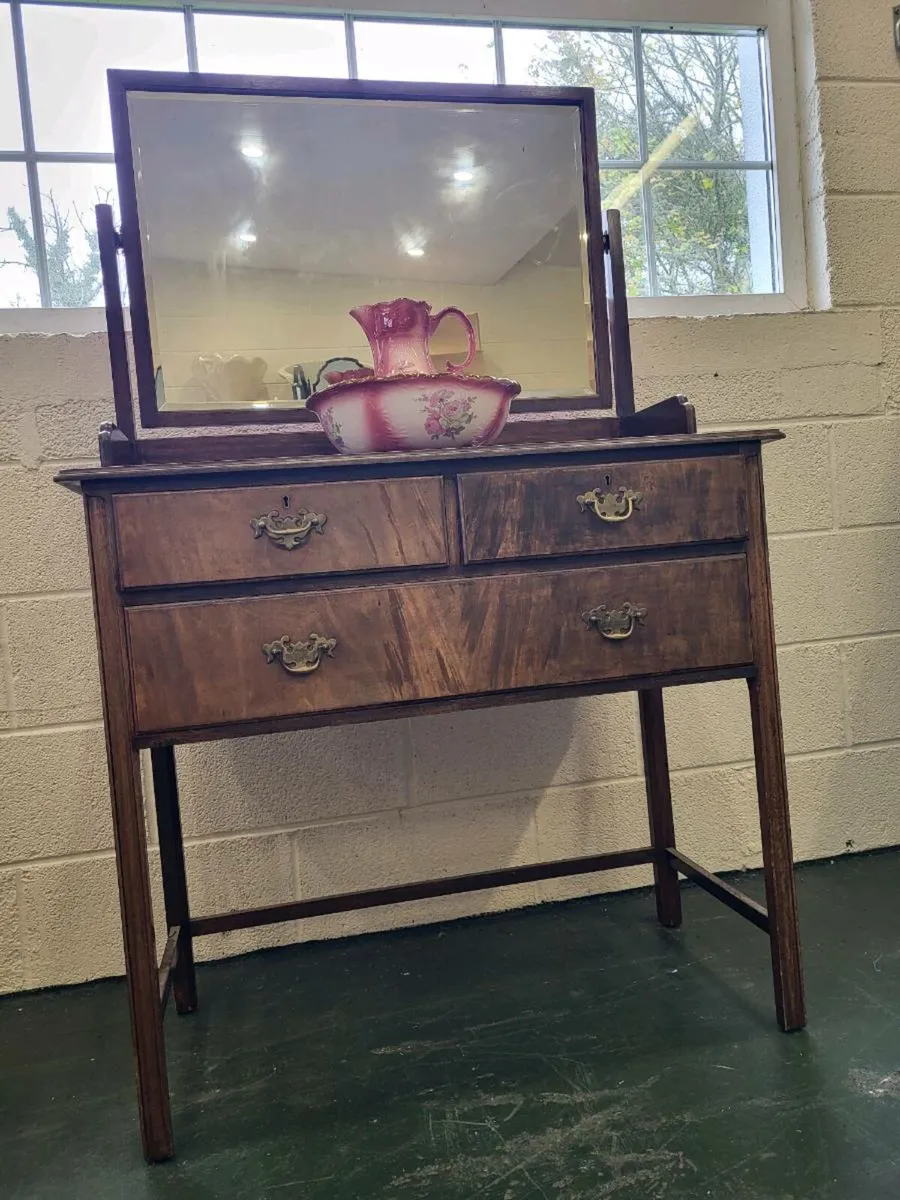 Lovely Vintage Dressing Table - Image 3