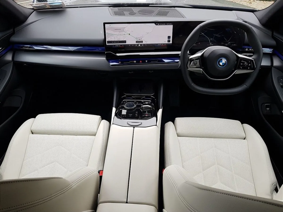 BMW i5 Edrive40 Sport Edition - Image 4