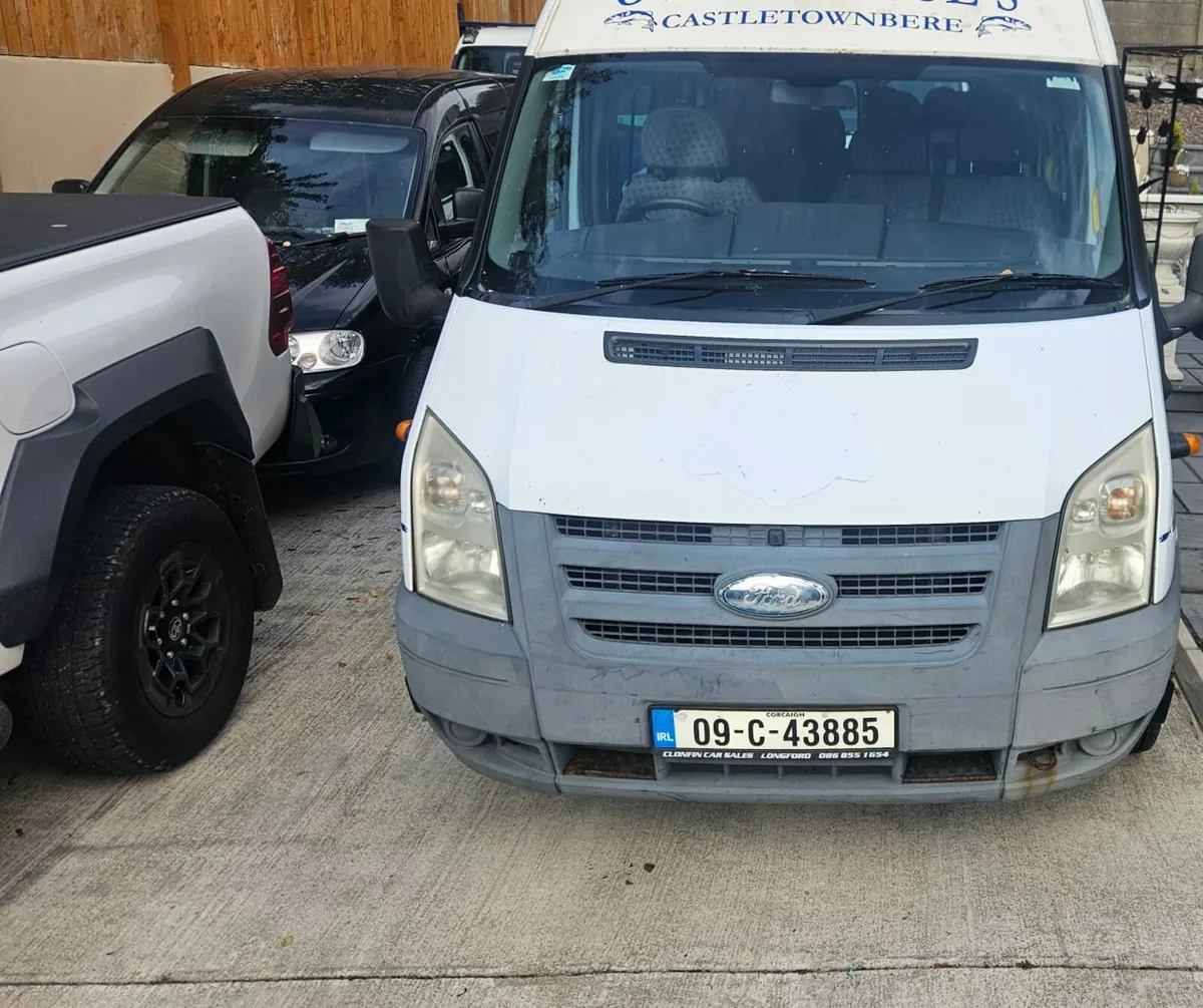 09 transit minibus 17 seats - Image 1