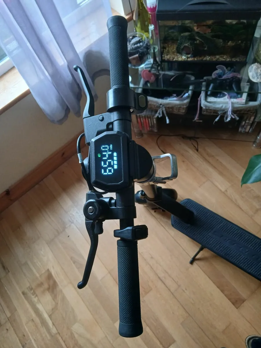 Electric scooter - Image 4