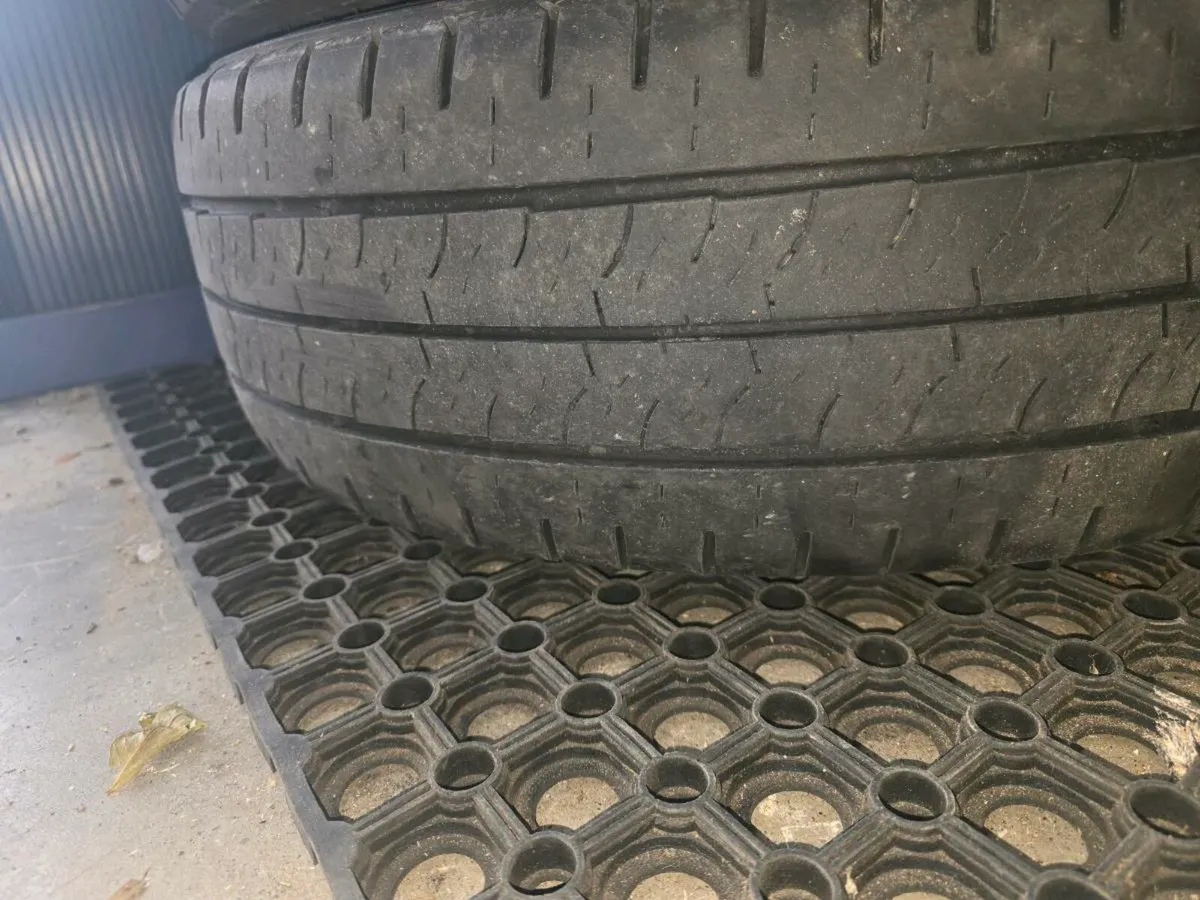 Vw wheels and tyres - Image 4
