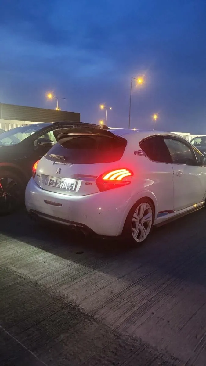 Peugeot 208 GTI 200HP - Image 4
