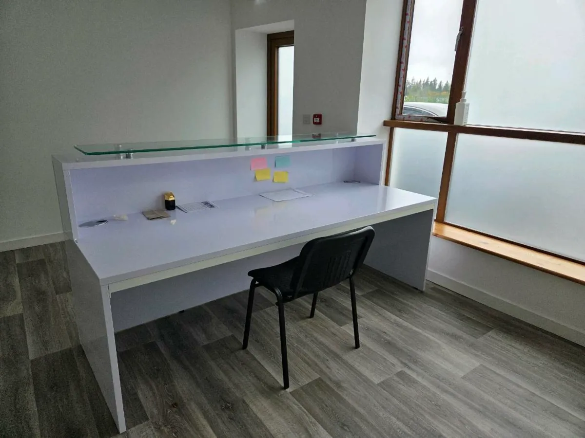 Office desks - Image 2