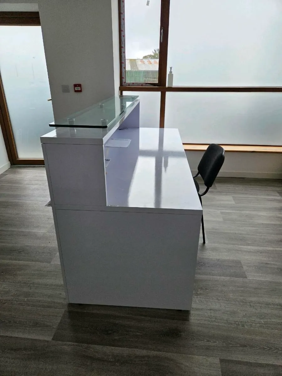 Office desks - Image 1
