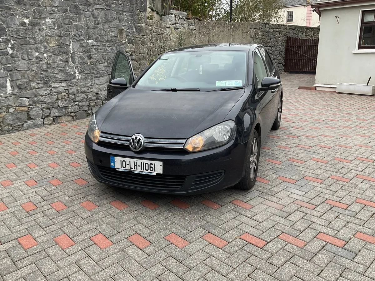 Volkswagen Golf 2010 - Image 1