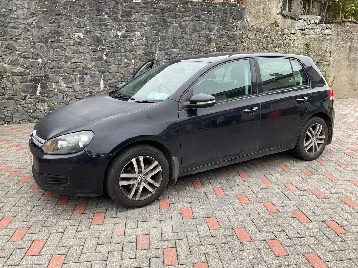 Volkswagen Golf 2010 - Image 2