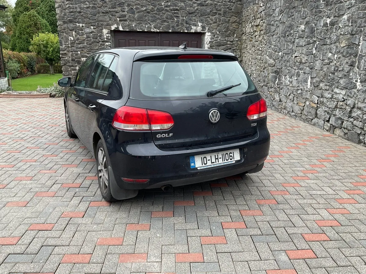 Volkswagen Golf 2010 - Image 4