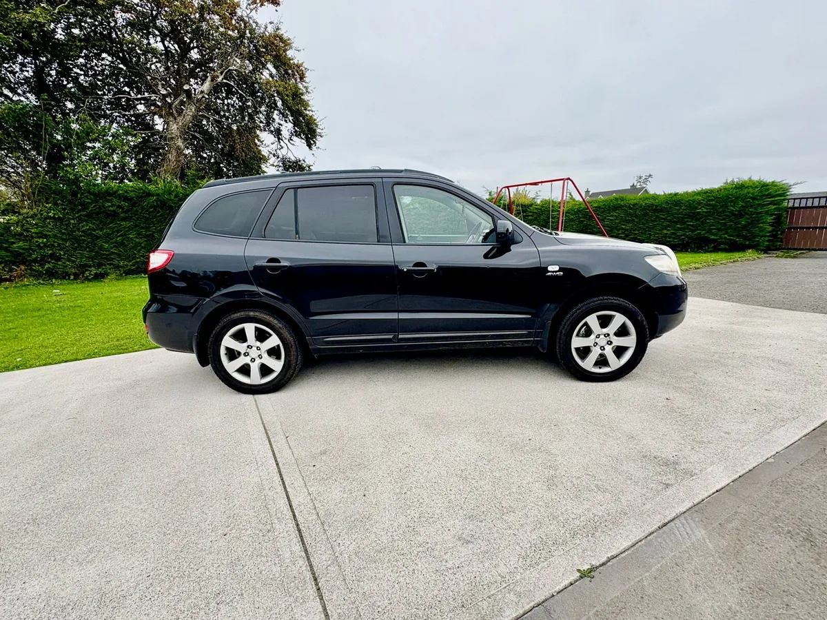 HYUNDAI SANTA FE*NCT 10/26* 7 SEATS AUTO - Image 2