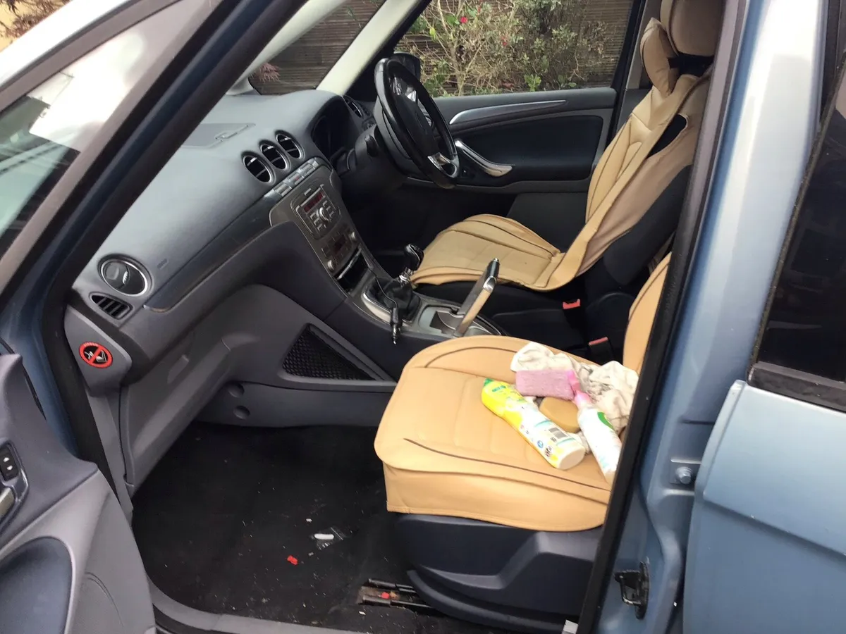 Car - Image 4