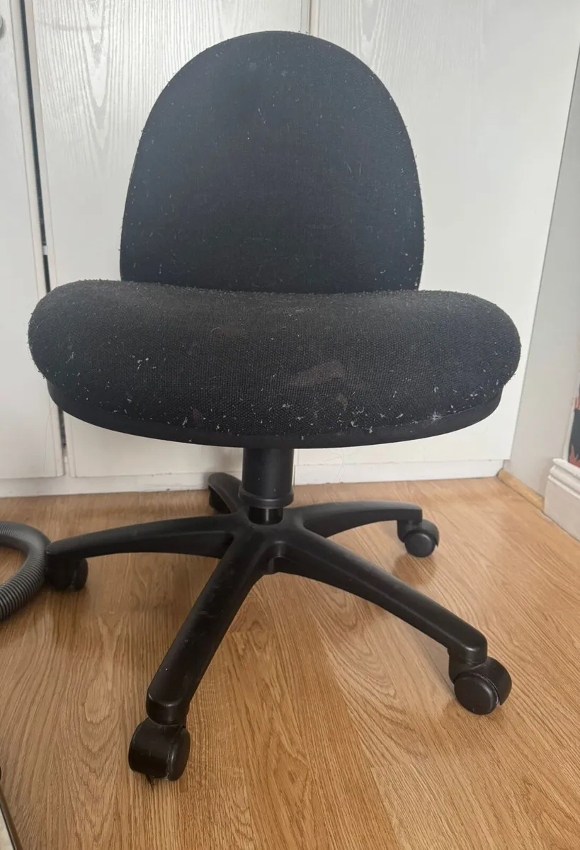 Free chair - Image 1