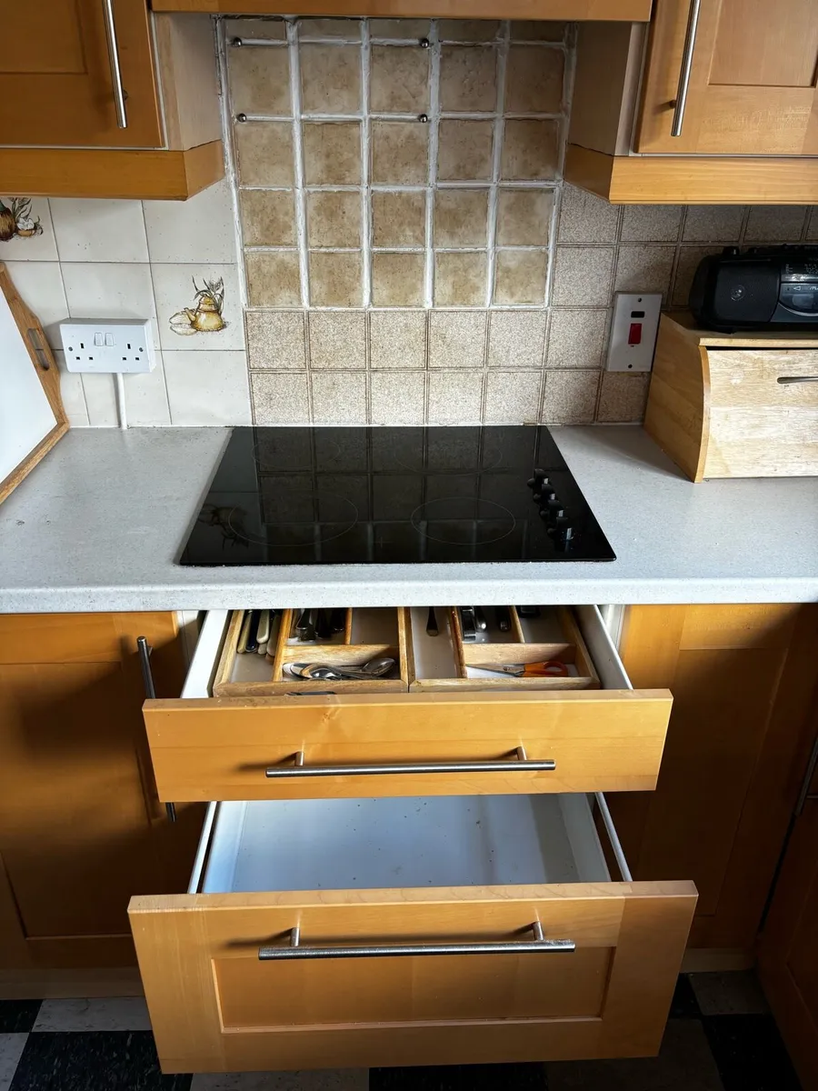 Kitchen and Appliances - Image 4