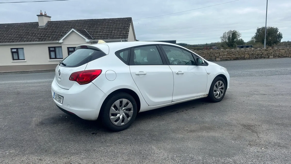 Opel Astra - Image 1