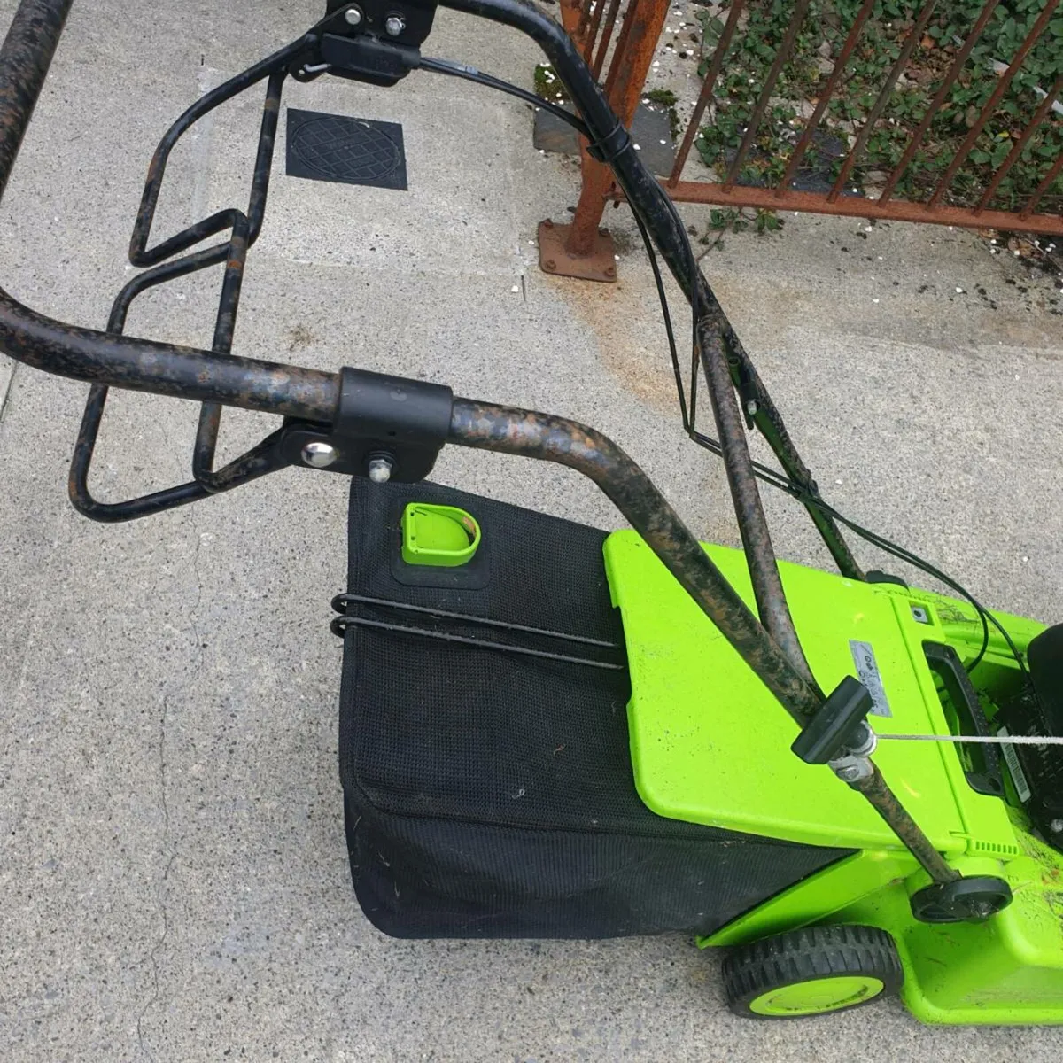 PETROL LAWNMOWER - Image 4