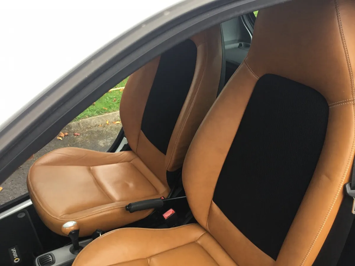 Smart car for two with towing kit - Image 3