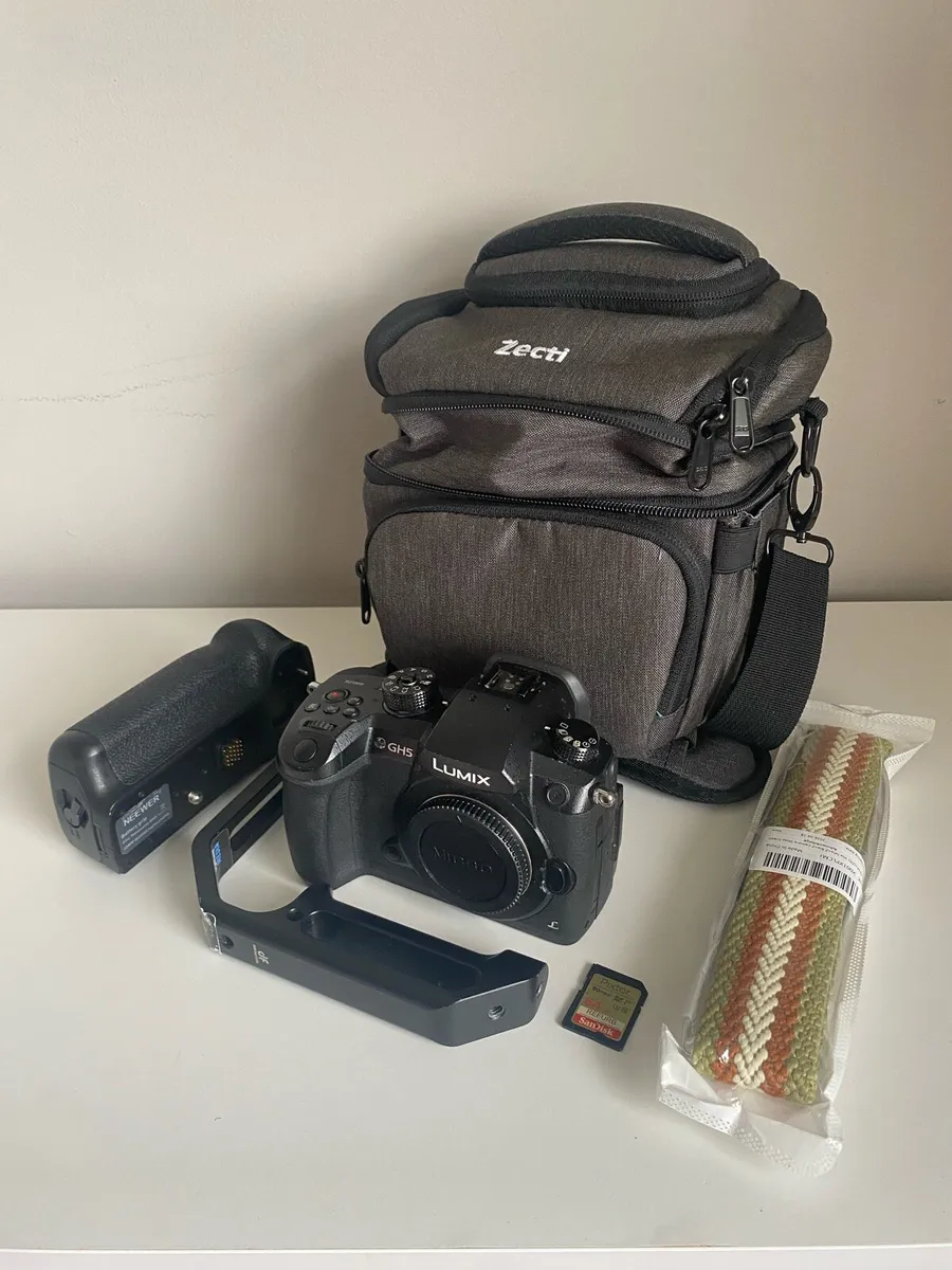 Camera Kit Panasonic LUMIX GH5 Videography - Image 1