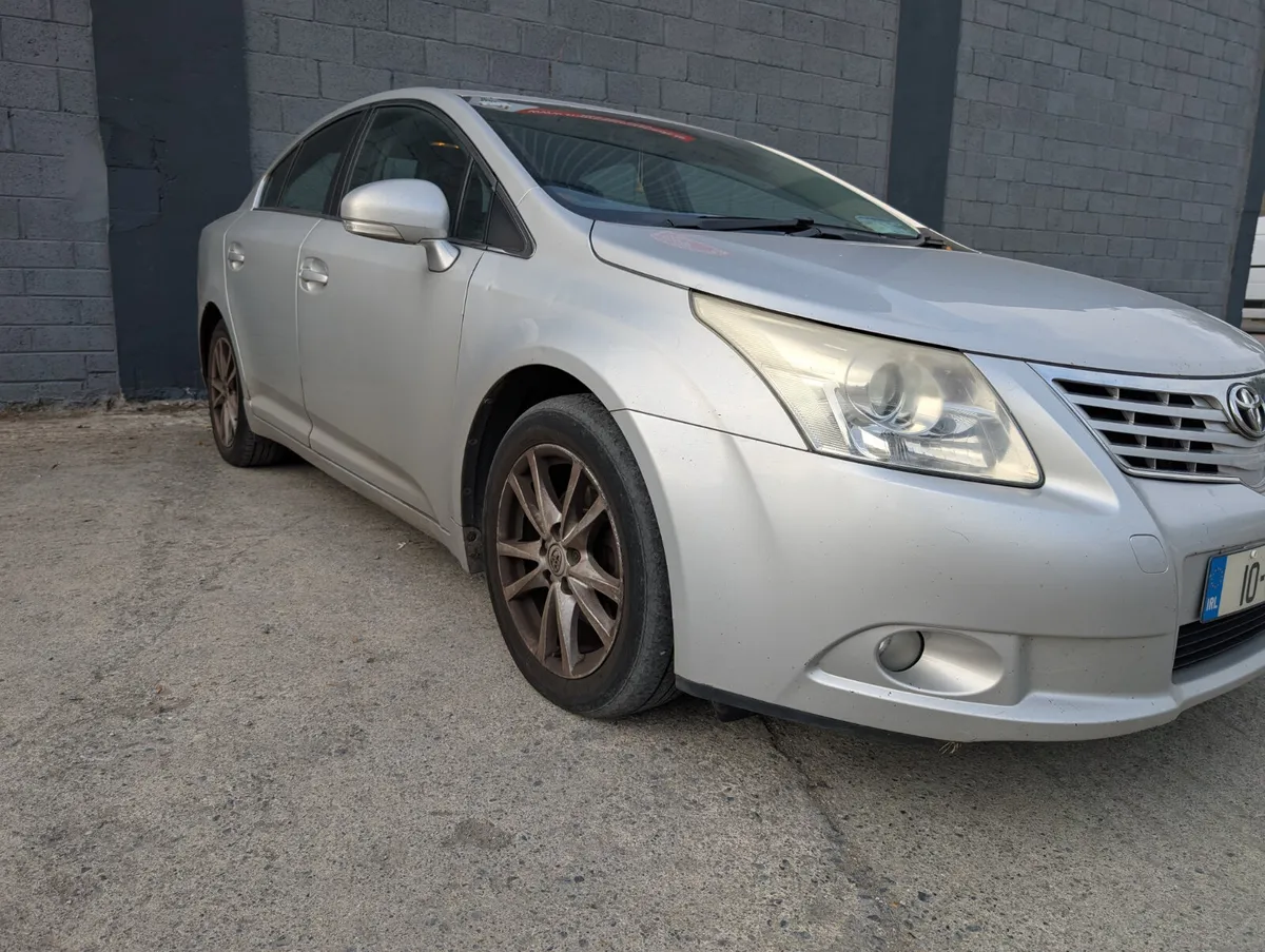 Toyota Avensis 2010 - Image 2