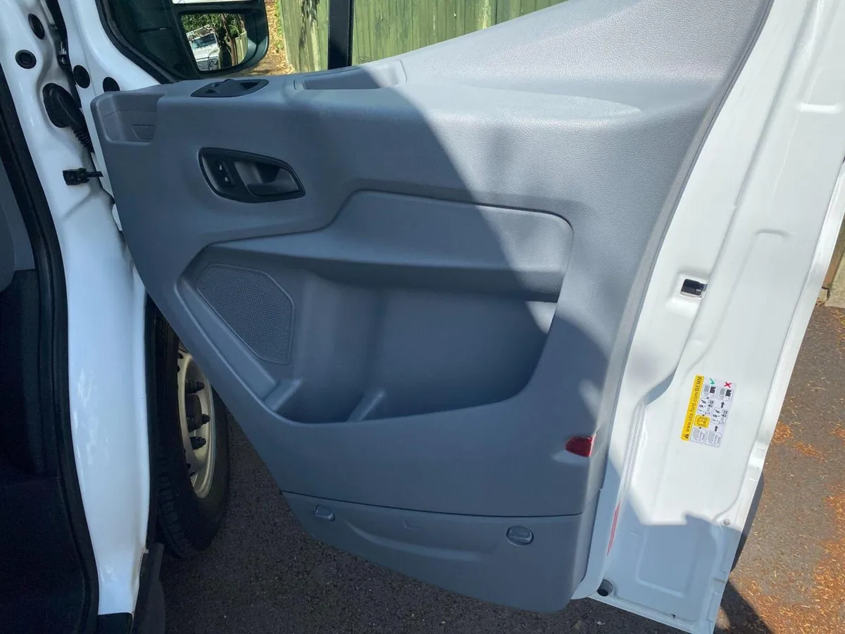 Ford Transit 2018 workshop mwb - Image 3