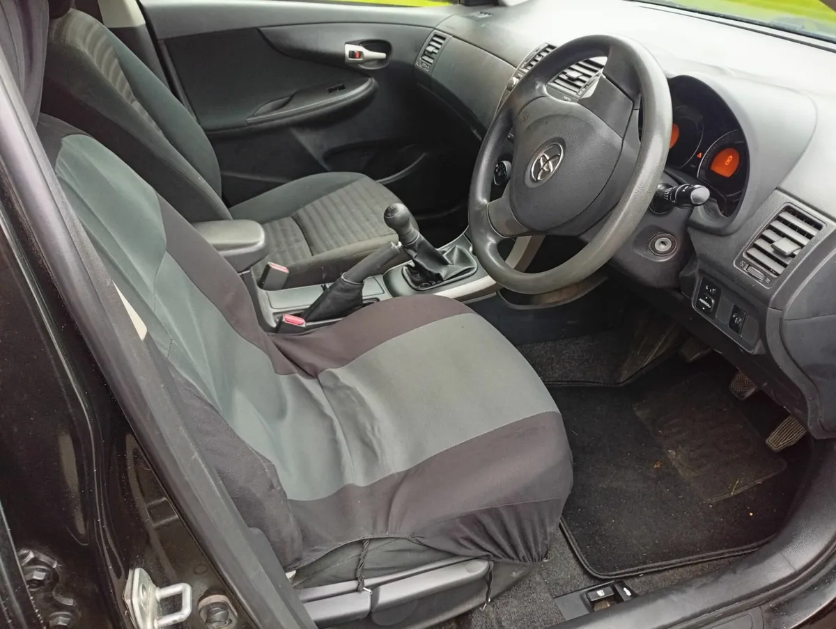 Toyota Corolla 2007 - Image 2