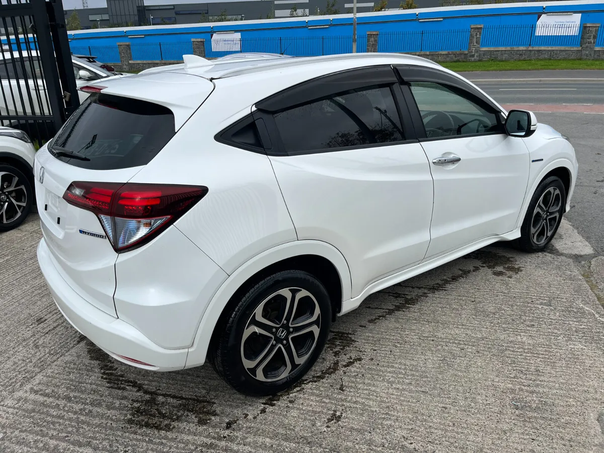 HONDA VEZEL 2014, 1.5 HYBRID AUTO LOW KMS - Image 3