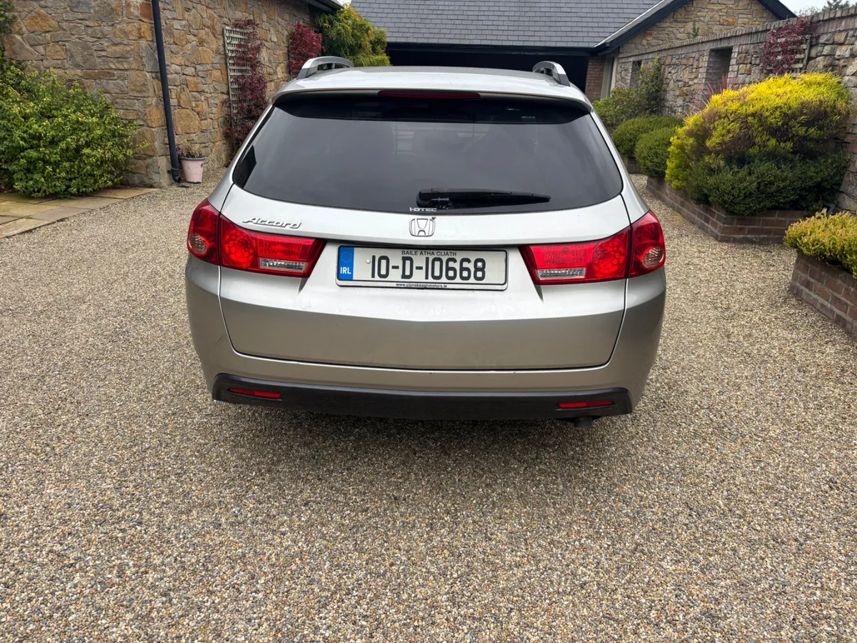 2010Honda Accord 2.2dsl estate - Image 4