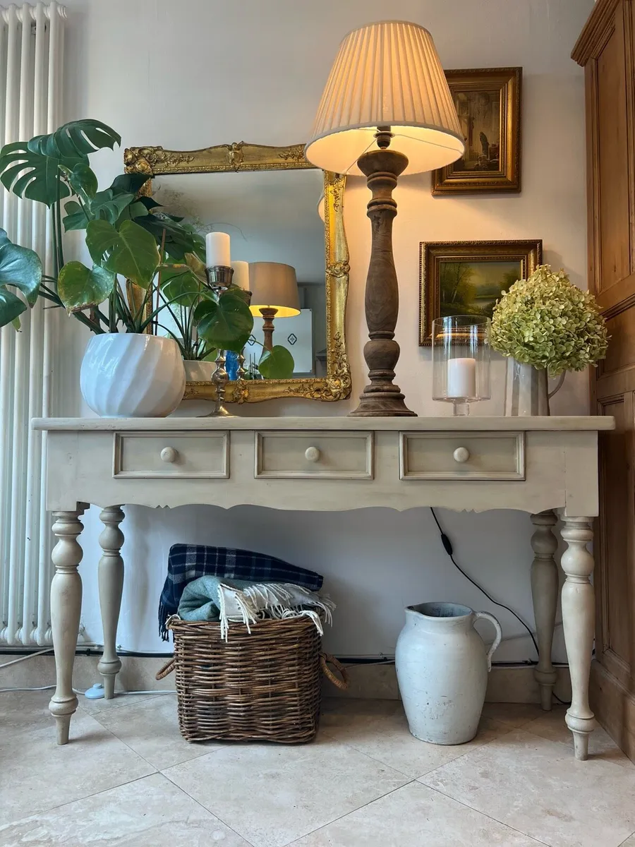 Vintage pine console/ Indoor bench/ dresser etc - Image 1