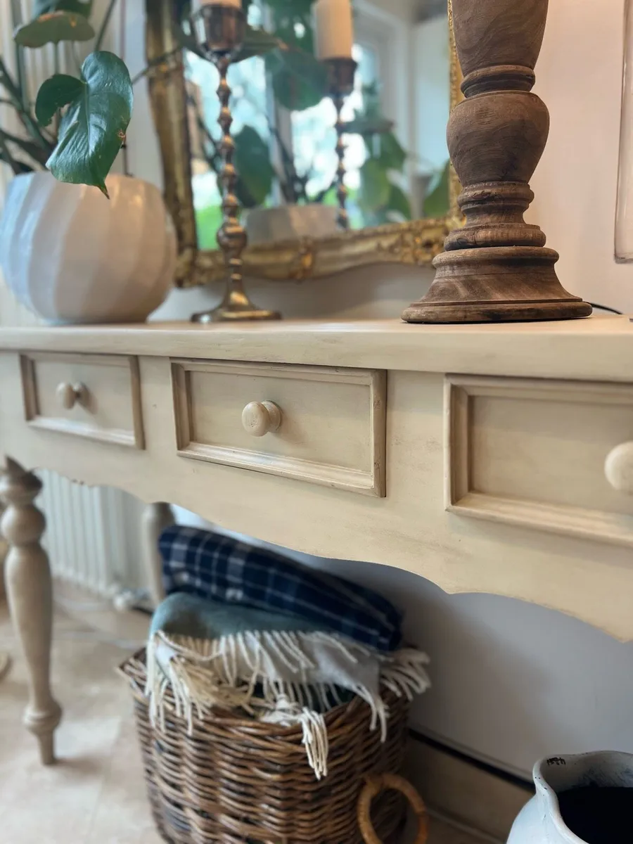 Vintage pine console/ Indoor bench/ dresser etc - Image 3