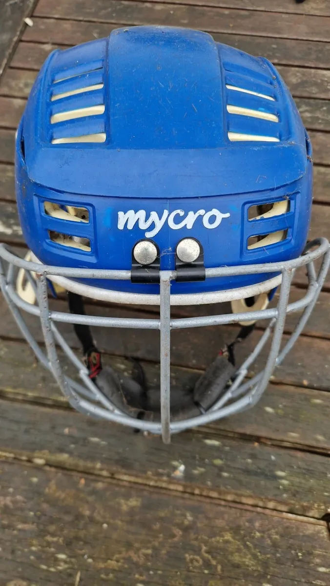 Hurling helmet