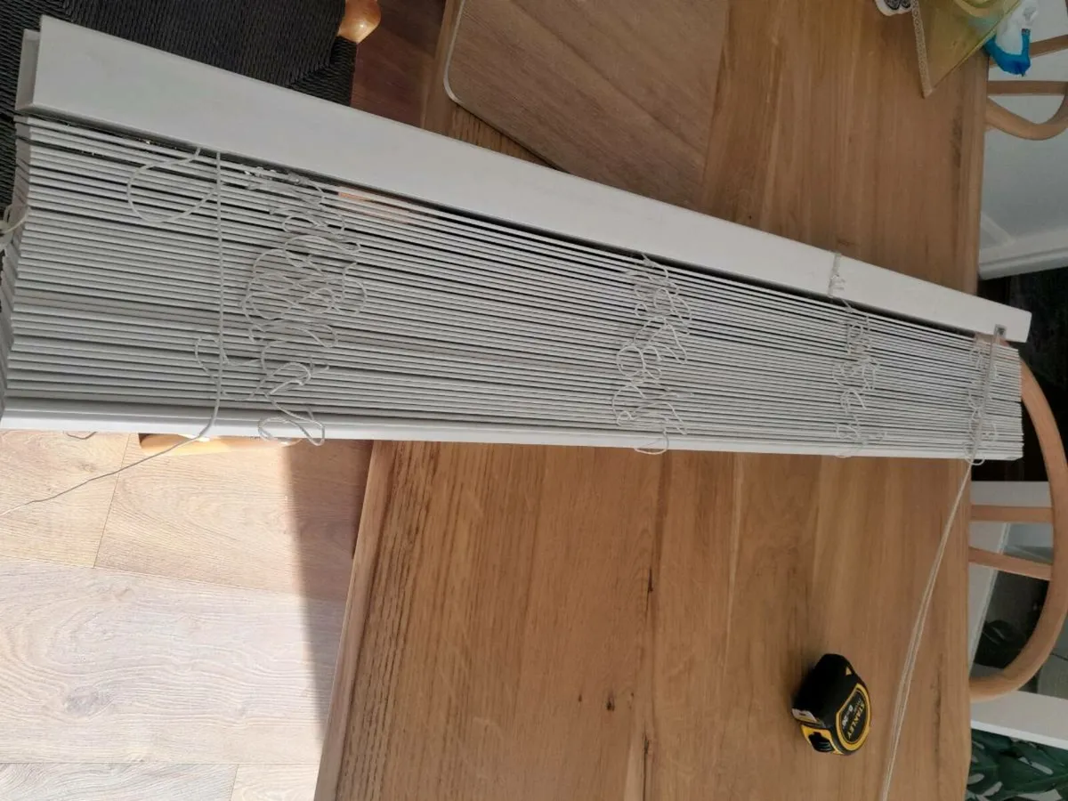White venetian blinds - Image 2