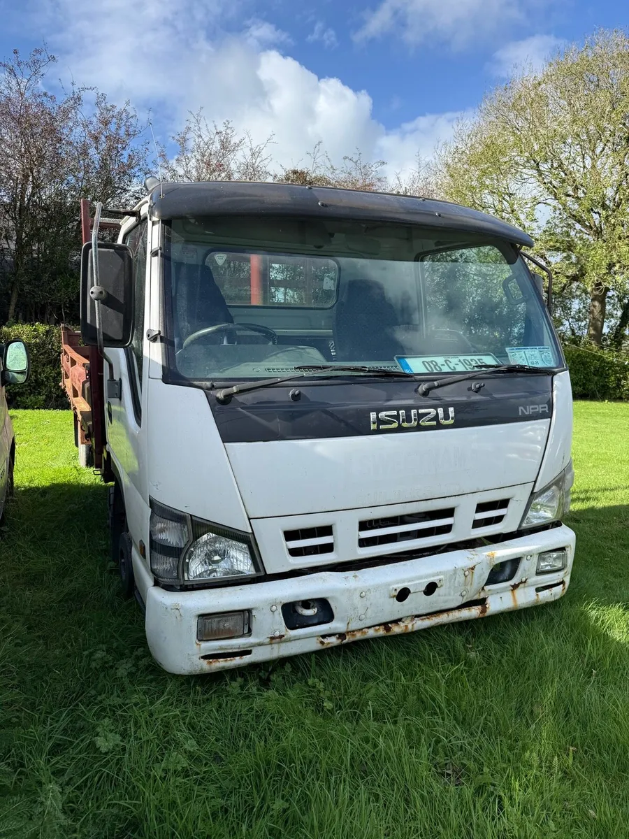 Isuzu tipper - Image 1
