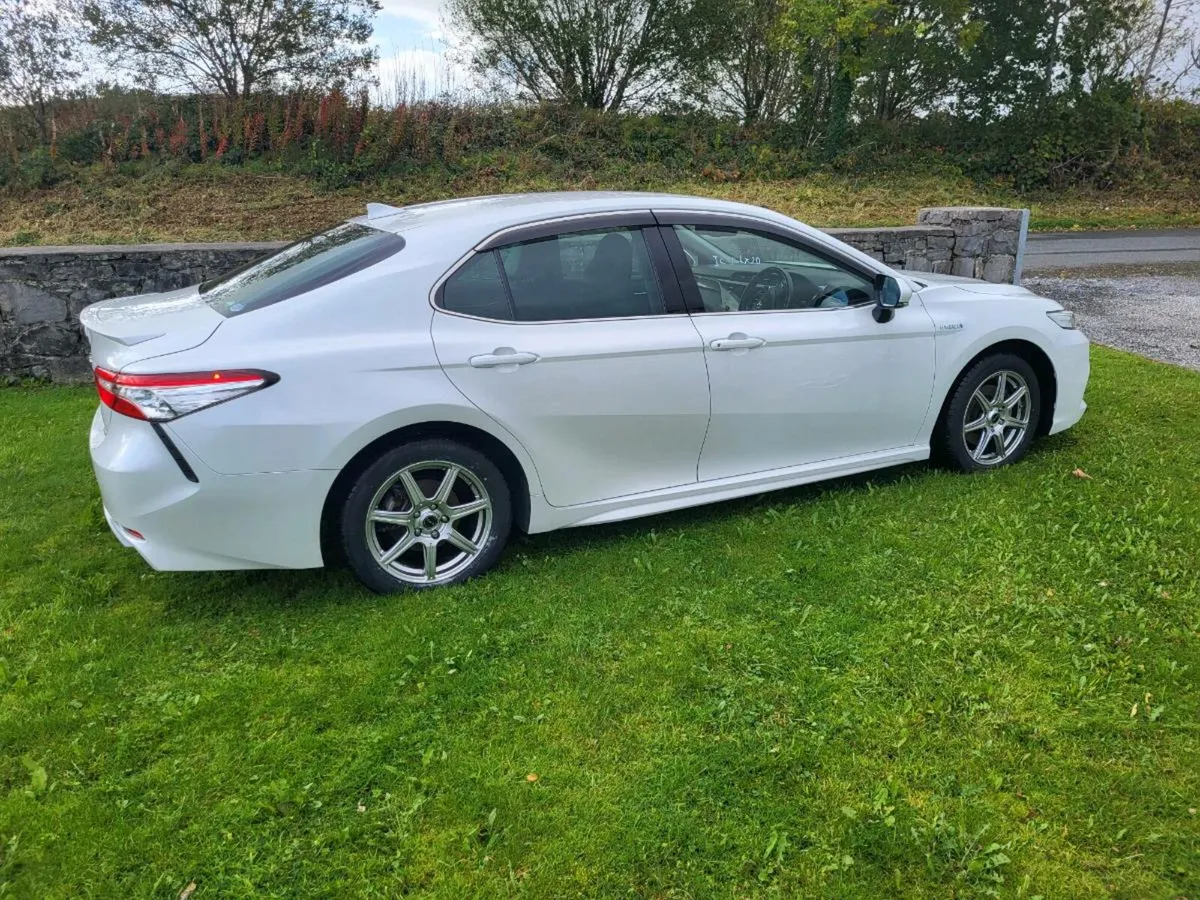TOYOTA CAMRY 2020 hybrid LEATHER INTERIOR @ €24900 - Image 3