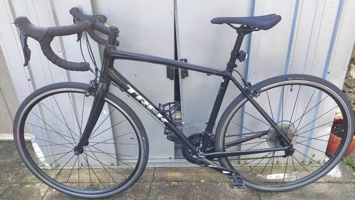 Trek Domane AL3 road bike - Image 4
