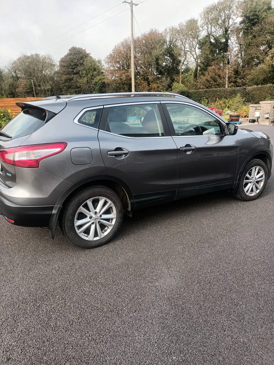 NISSAN QASHQAI 1.5 SV..PAN ROOF - Image 2