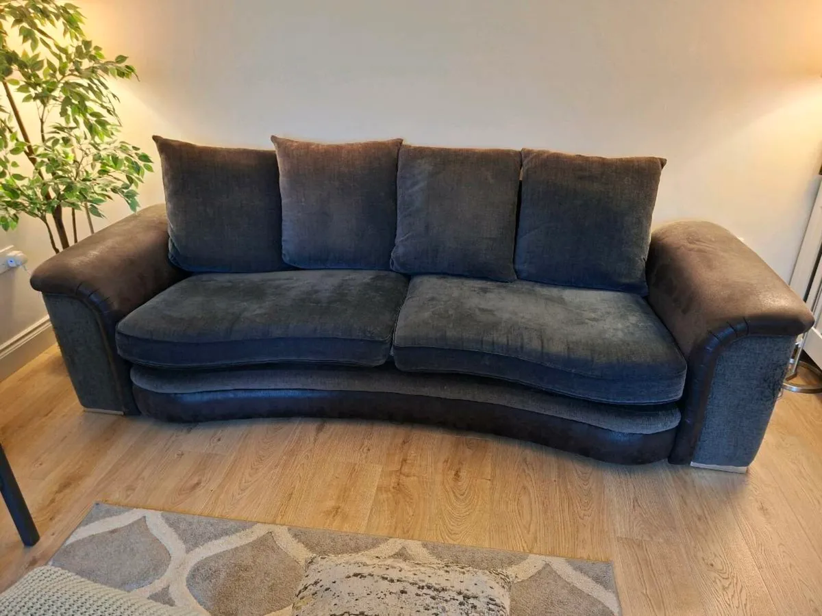 Free to collect 4 & 2 Seater Sofa - Image 1