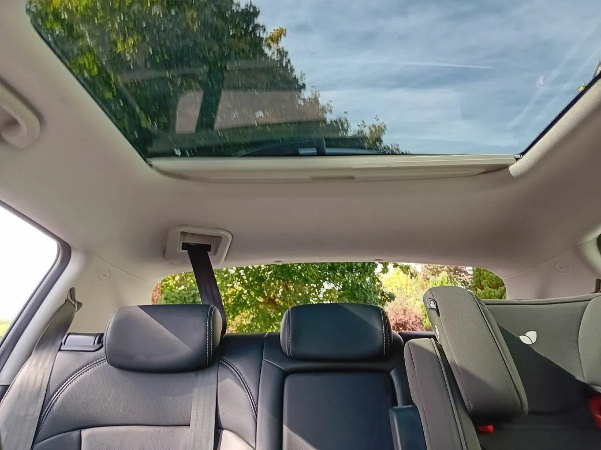 Kia Sportage,  PLATINUM Spec - Image 3