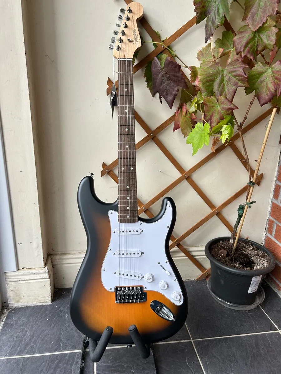 Guitar electric - Image 1