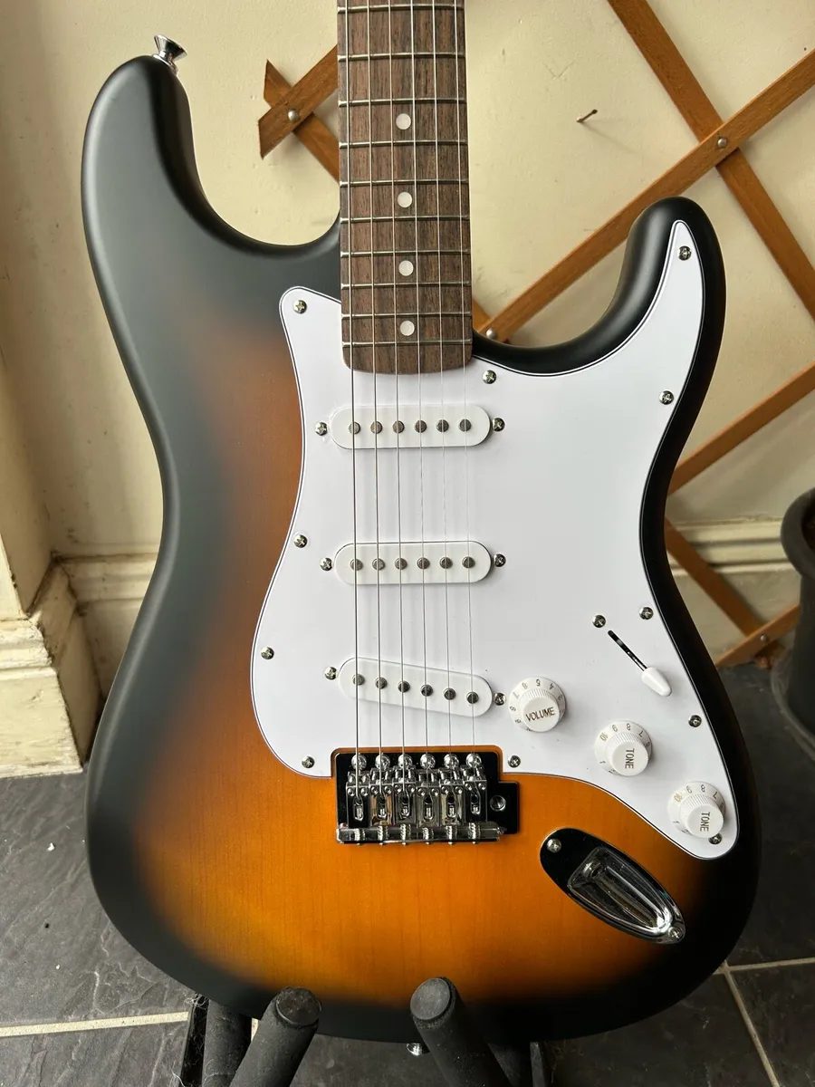 Guitar electric - Image 3