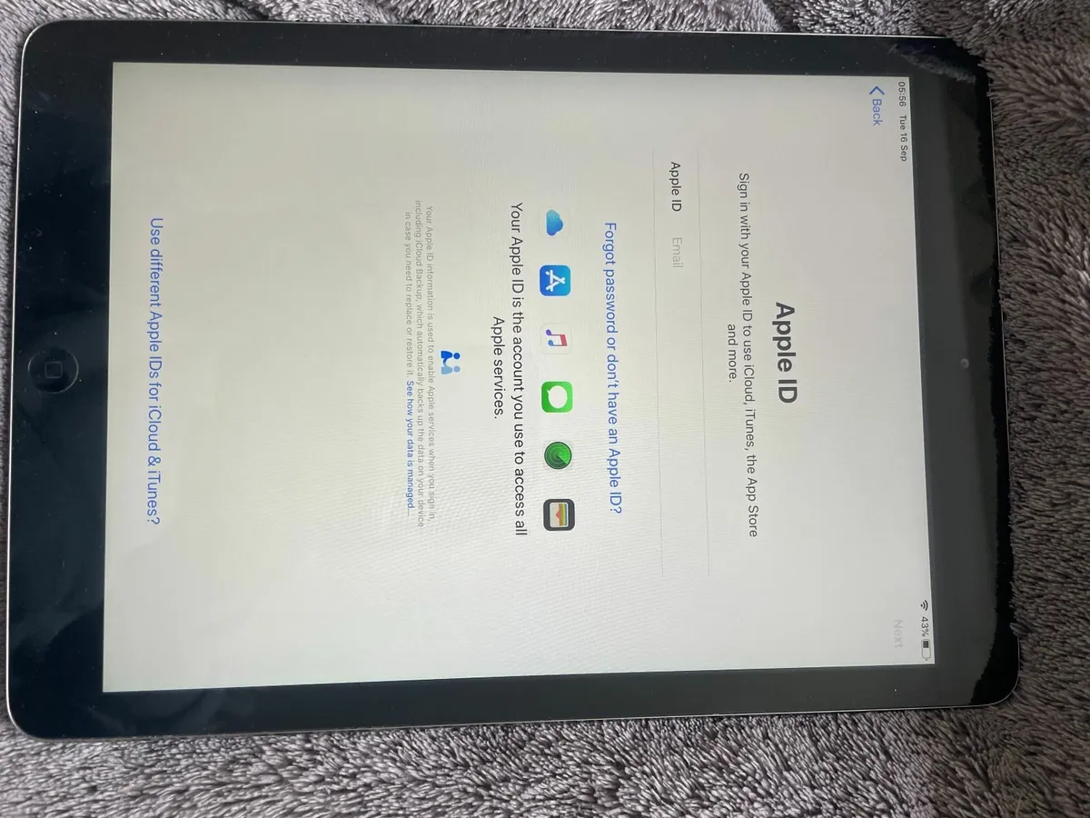 Apple Air ipad 32gb - Image 1