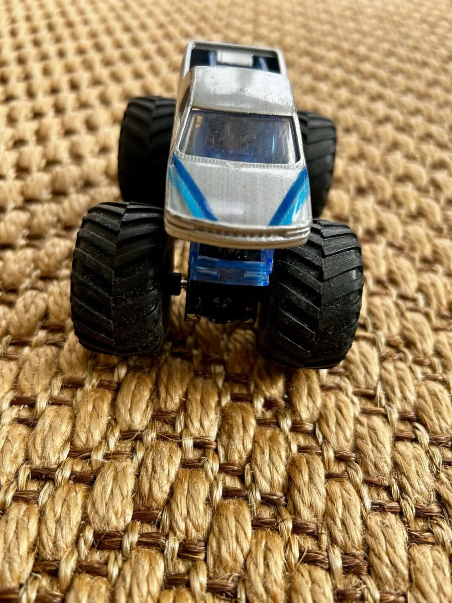 Hotwheels Monster trucks - Image 2