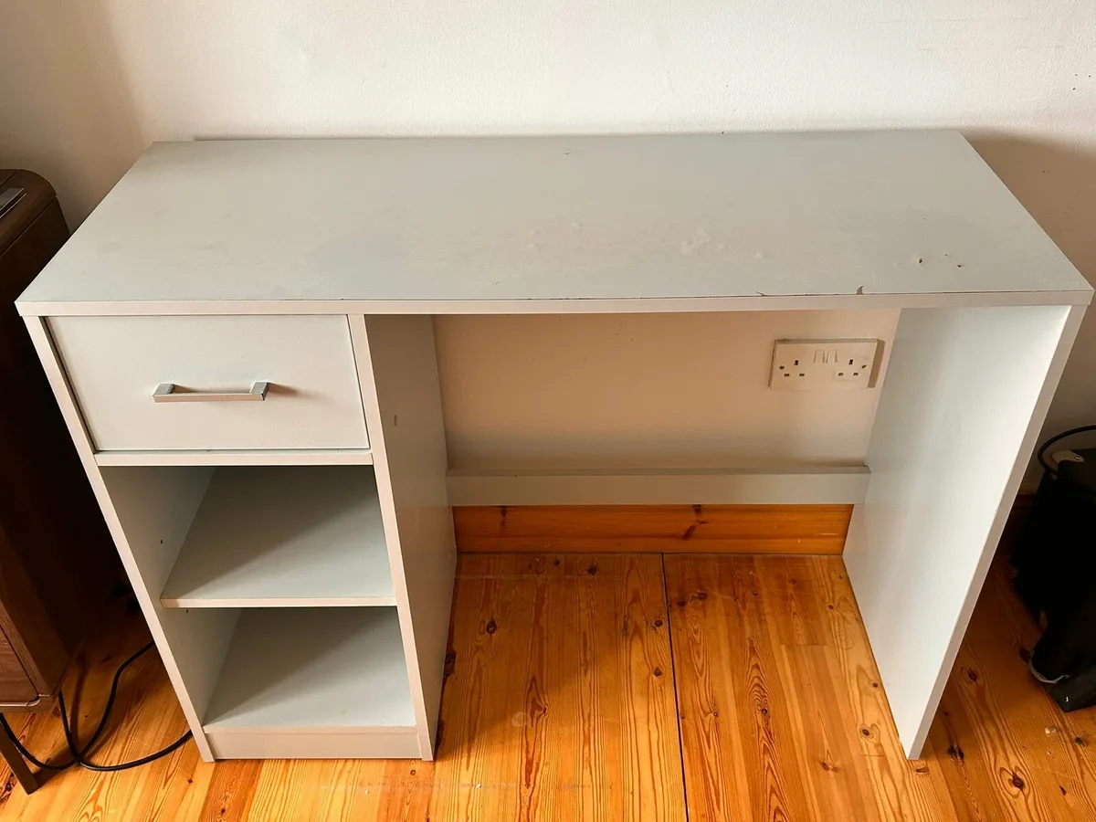 Desk - Image 4