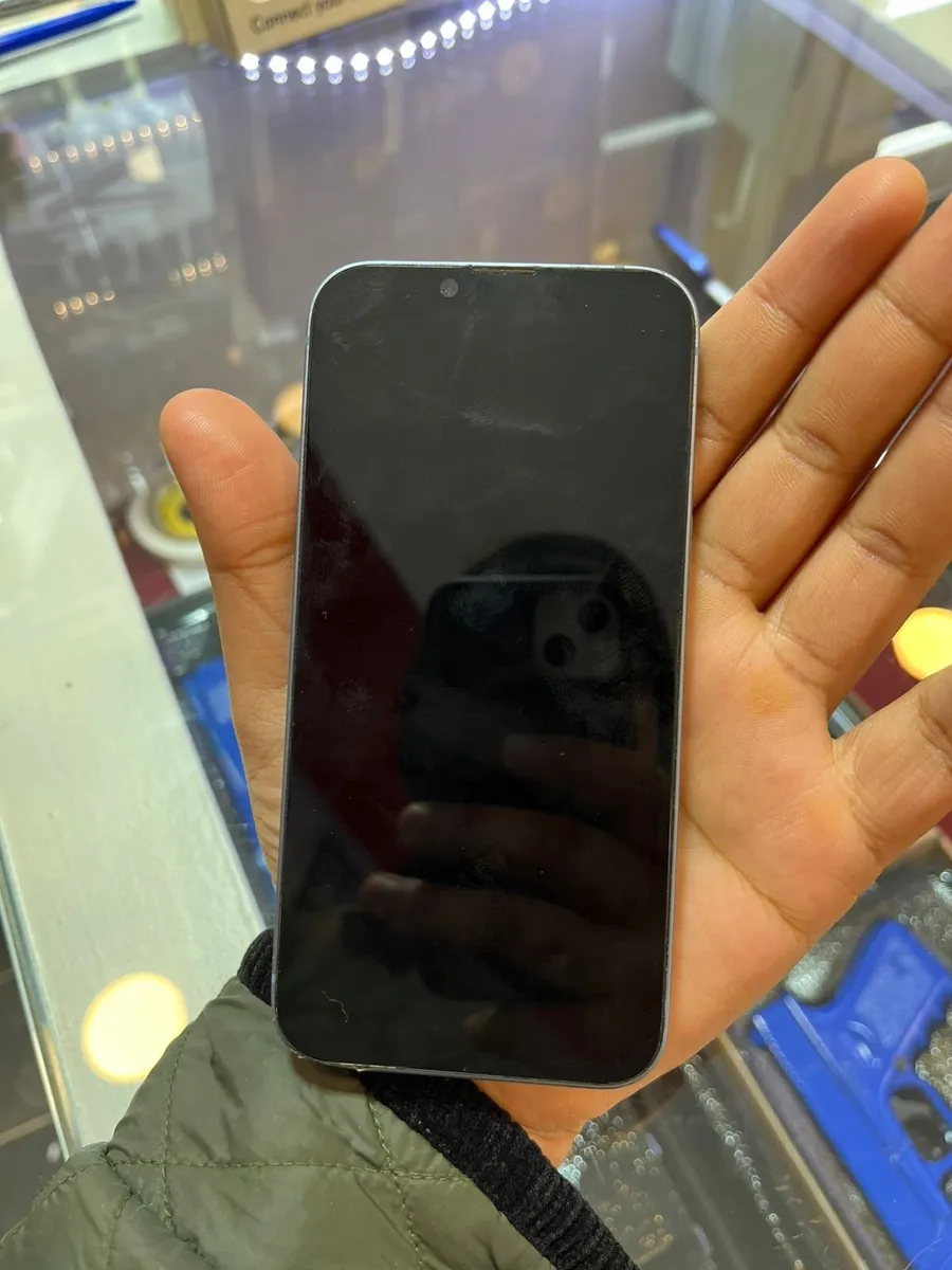 iPhone 14 - Image 2