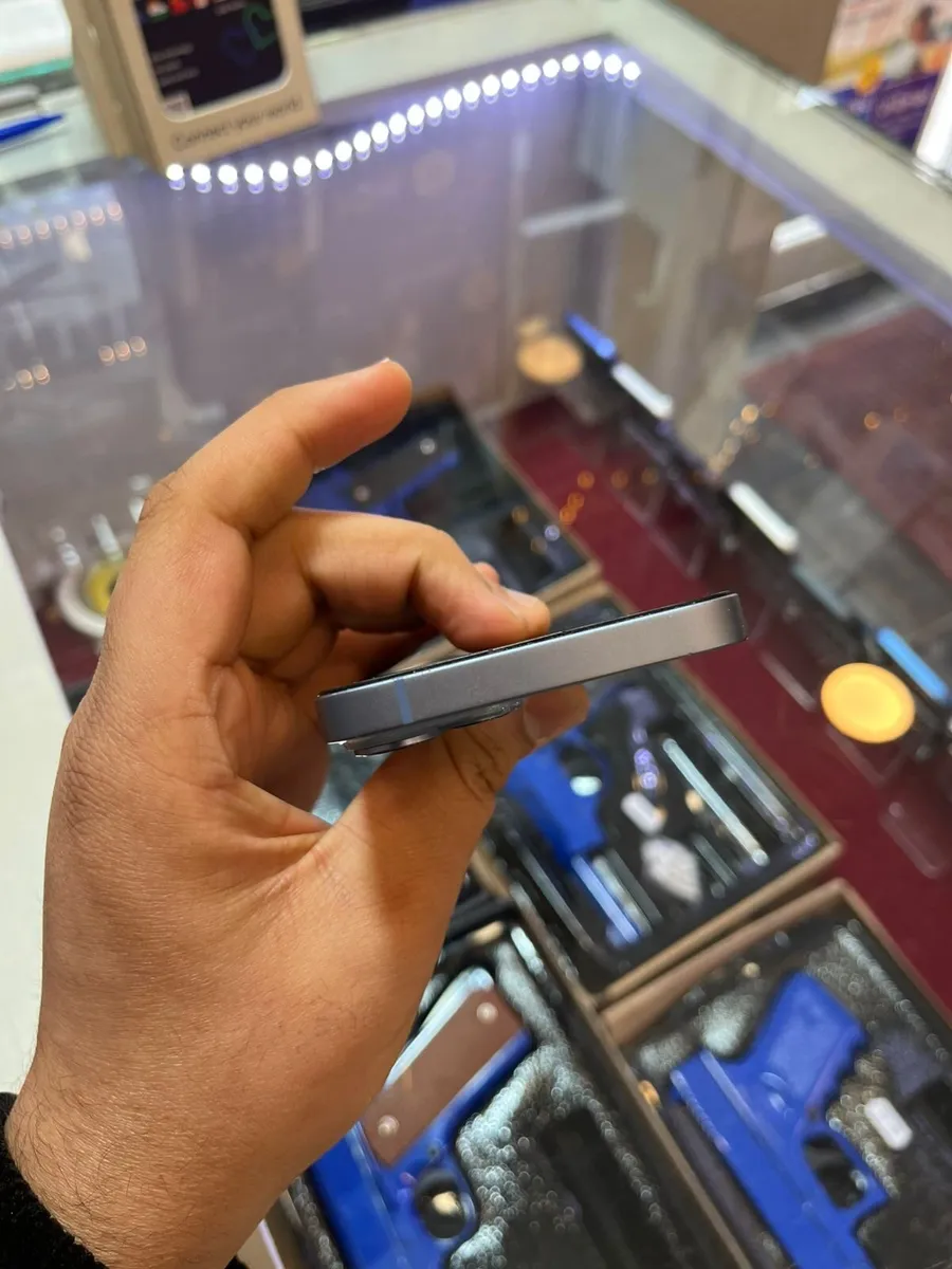 iPhone 14 - Image 4