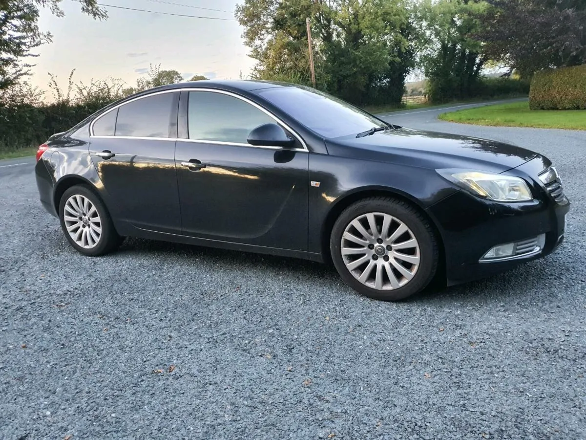 Opel insignia 2.0 ltr elite model 2011 - Image 1
