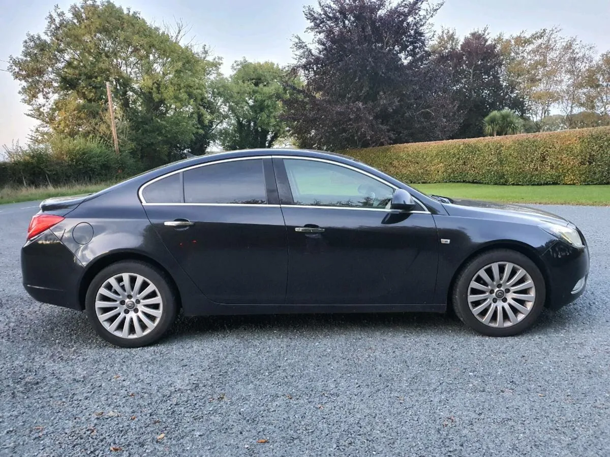 Opel insignia 2.0 ltr elite model 2011 - Image 2